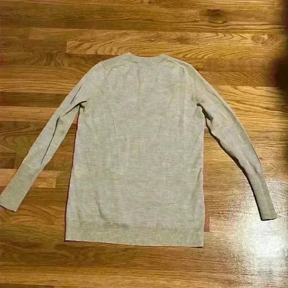 Jcrew 100% merino wool cream vneck sweater - Picture 4 of 4